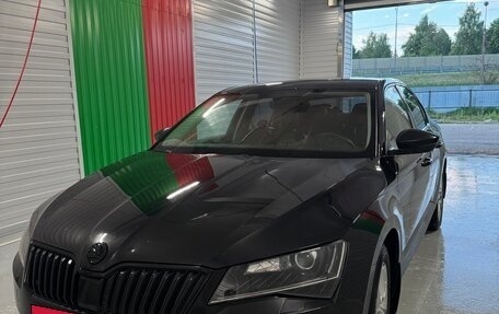 Skoda Superb III рестайлинг, 2018 год, 1 500 000 рублей, 13 фотография