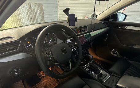 Skoda Superb III рестайлинг, 2018 год, 1 500 000 рублей, 23 фотография