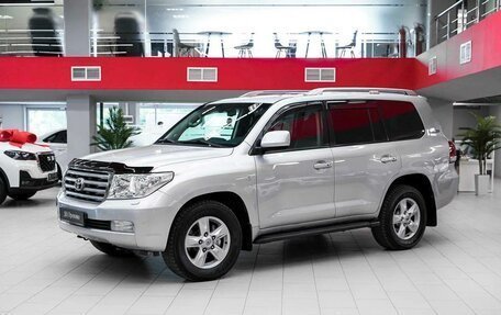 Toyota Land Cruiser 200, 2011 год, 3 050 000 рублей, 1 фотография