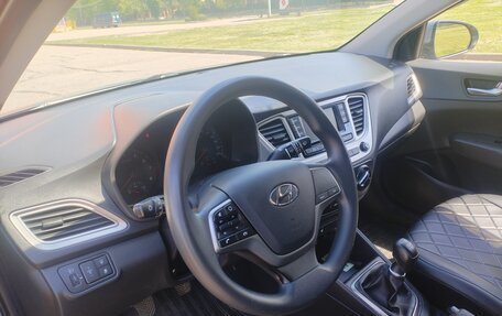 Hyundai Solaris II рестайлинг, 2020 год, 1 570 000 рублей, 19 фотография