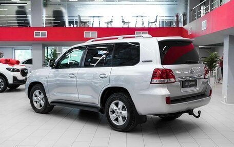 Toyota Land Cruiser 200, 2011 год, 3 050 000 рублей, 2 фотография