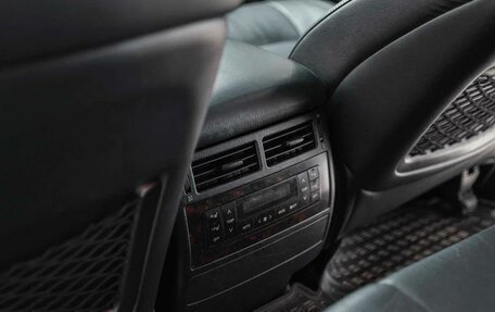 Toyota Land Cruiser 200, 2011 год, 3 050 000 рублей, 10 фотография