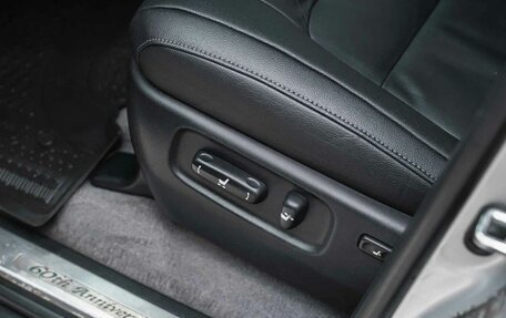 Toyota Land Cruiser 200, 2011 год, 3 050 000 рублей, 12 фотография