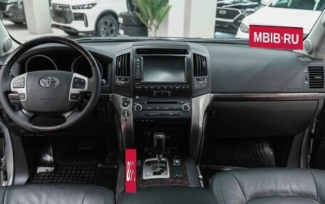 Toyota Land Cruiser 200, 2011 год, 3 050 000 рублей, 8 фотография