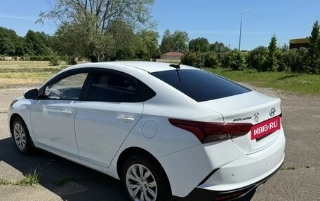 Hyundai Solaris II рестайлинг, 2021 год, 1 500 000 рублей, 5 фотография