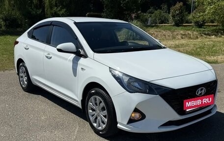 Hyundai Solaris II рестайлинг, 2021 год, 1 500 000 рублей, 3 фотография