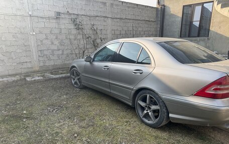 Mercedes-Benz C-Класс, 2005 год, 550 000 рублей, 2 фотография