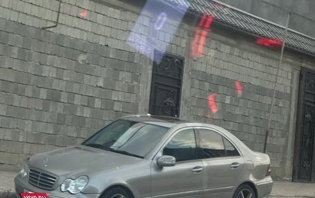 Mercedes-Benz C-Класс, 2005 год, 550 000 рублей, 4 фотография