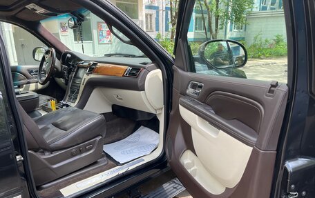 Cadillac Escalade III, 2011 год, 2 400 000 рублей, 10 фотография