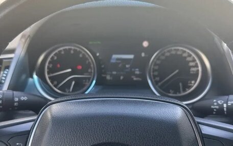Toyota Camry, 2019 год, 3 150 000 рублей, 5 фотография