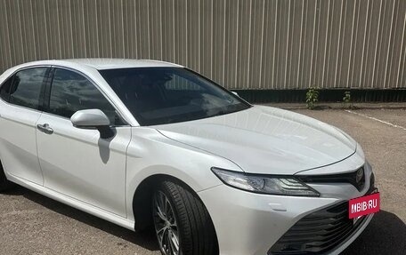 Toyota Camry, 2019 год, 3 150 000 рублей, 2 фотография