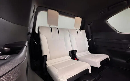 Lexus LX, 2023 год, 13 527 855 рублей, 14 фотография