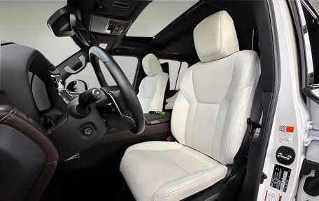 Lexus LX, 2023 год, 13 527 855 рублей, 10 фотография