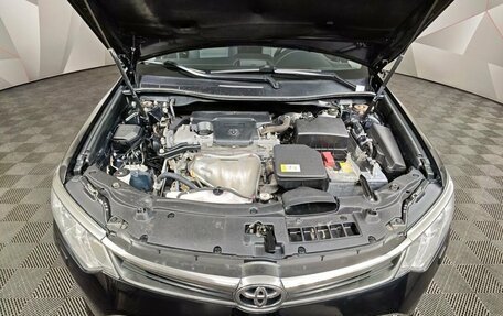 Toyota Camry, 2017 год, 2 105 000 рублей, 11 фотография