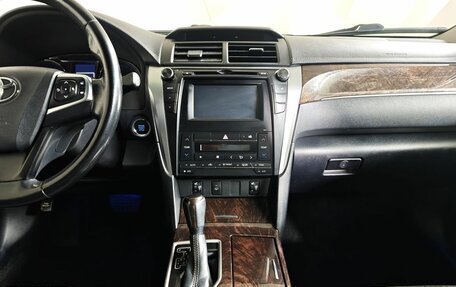 Toyota Camry, 2017 год, 2 105 000 рублей, 15 фотография