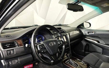 Toyota Camry, 2017 год, 2 105 000 рублей, 19 фотография