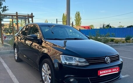 Volkswagen Jetta VI, 2013 год, 1 250 000 рублей, 4 фотография
