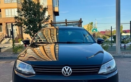 Volkswagen Jetta VI, 2013 год, 1 250 000 рублей, 2 фотография