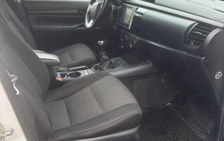 Toyota Hilux VIII, 2016 год, 2 690 000 рублей, 17 фотография