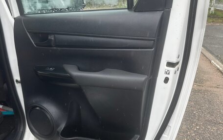 Toyota Hilux VIII, 2016 год, 2 690 000 рублей, 18 фотография