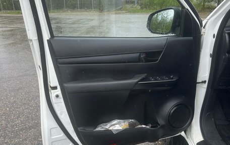 Toyota Hilux VIII, 2016 год, 2 690 000 рублей, 22 фотография