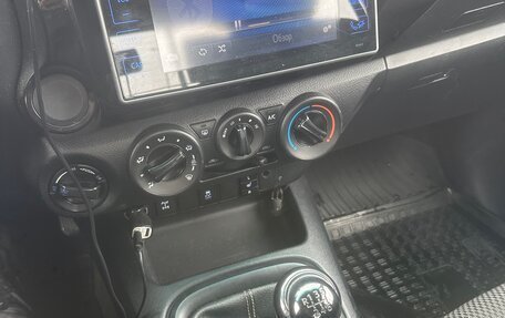 Toyota Hilux VIII, 2016 год, 2 690 000 рублей, 27 фотография