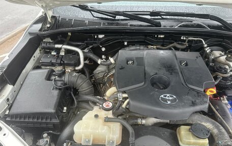 Toyota Hilux VIII, 2016 год, 2 690 000 рублей, 28 фотография