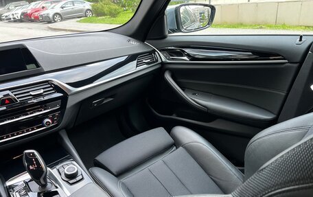 BMW 5 серия, 2018 год, 2 930 000 рублей, 15 фотография