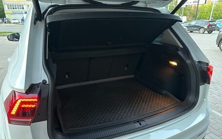 Volkswagen Tiguan II, 2019 год, 3 199 000 рублей, 13 фотография