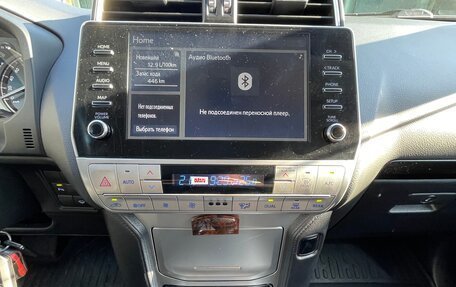 Toyota Land Cruiser Prado 150 рестайлинг 2, 2022 год, 6 200 000 рублей, 9 фотография
