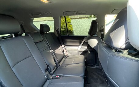 Toyota Land Cruiser Prado 150 рестайлинг 2, 2022 год, 6 200 000 рублей, 6 фотография