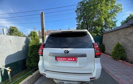 Toyota Land Cruiser Prado 150 рестайлинг 2, 2022 год, 6 200 000 рублей, 4 фотография