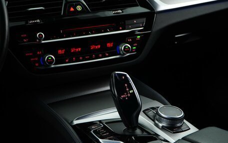 BMW 5 серия, 2019 год, 2 994 444 рублей, 14 фотография
