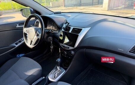 Hyundai Solaris II рестайлинг, 2012 год, 800 000 рублей, 3 фотография