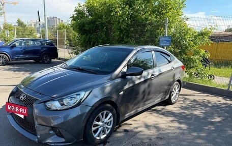 Hyundai Solaris II рестайлинг, 2012 год, 800 000 рублей, 5 фотография