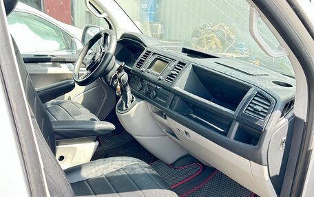 Volkswagen Caravelle T6 рестайлинг, 2015 год, 1 450 000 рублей, 2 фотография