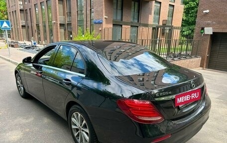 Mercedes-Benz E-Класс, 2019 год, 1 850 000 рублей, 2 фотография