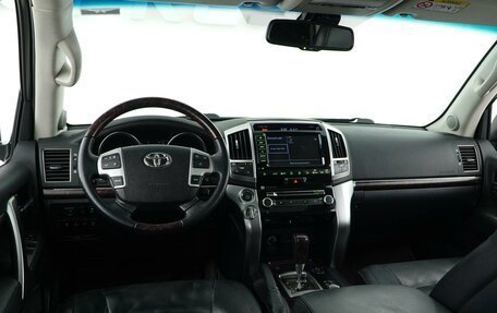 Toyota Land Cruiser 200, 2014 год, 4 945 055 рублей, 6 фотография
