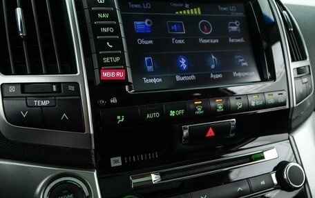 Toyota Land Cruiser 200, 2014 год, 4 945 055 рублей, 23 фотография