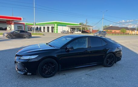 Toyota Camry, 2021 год, 3 180 000 рублей, 2 фотография