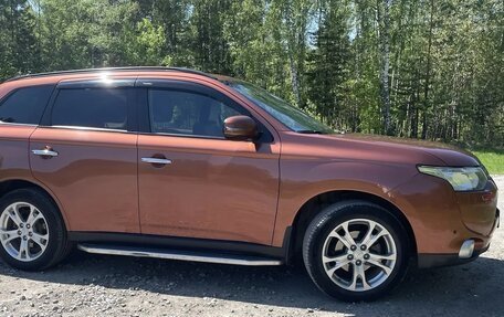 Mitsubishi Outlander III рестайлинг 3, 2012 год, 1 380 000 рублей, 4 фотография