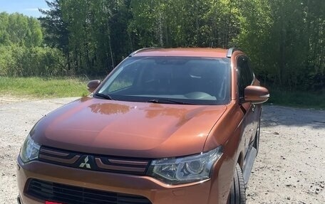 Mitsubishi Outlander III рестайлинг 3, 2012 год, 1 380 000 рублей, 3 фотография