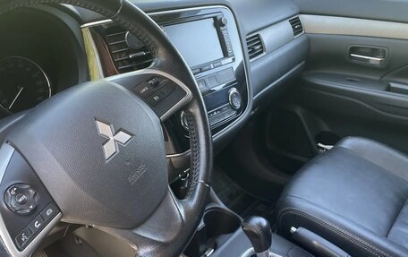 Mitsubishi Outlander III рестайлинг 3, 2012 год, 1 380 000 рублей, 14 фотография