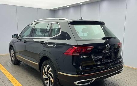 Volkswagen Tiguan II, 2023 год, 2 080 000 рублей, 7 фотография