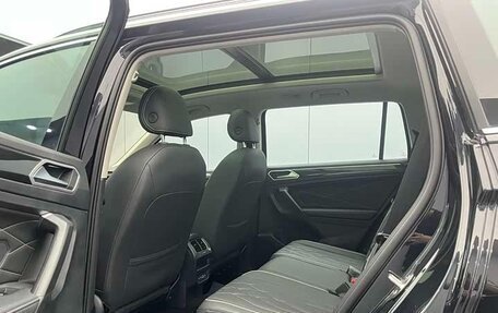 Volkswagen Tiguan II, 2023 год, 2 080 000 рублей, 13 фотография
