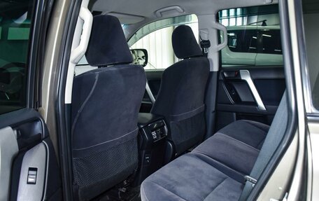 Toyota Land Cruiser Prado 150 рестайлинг 2, 2013 год, 3 799 000 рублей, 12 фотография