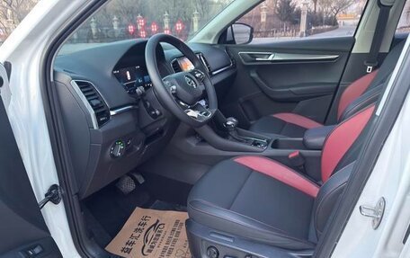 Skoda Karoq I, 2022 год, 1 783 000 рублей, 8 фотография