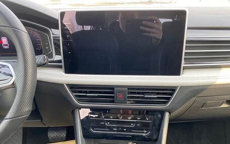 Volkswagen Tiguan II, 2023 год, 2 060 000 рублей, 11 фотография