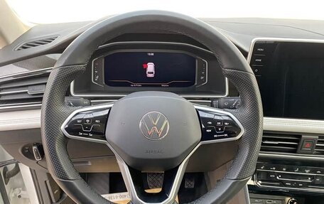 Volkswagen Tiguan II, 2023 год, 2 060 000 рублей, 10 фотография