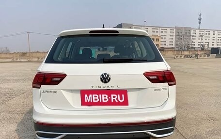 Volkswagen Tiguan II, 2023 год, 2 060 000 рублей, 5 фотография